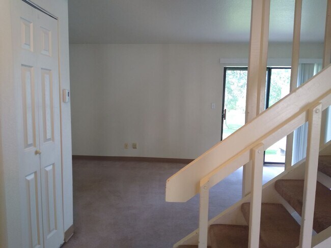 Foto del edificio - Fort Collins Condo for Rent – Updated and ...
