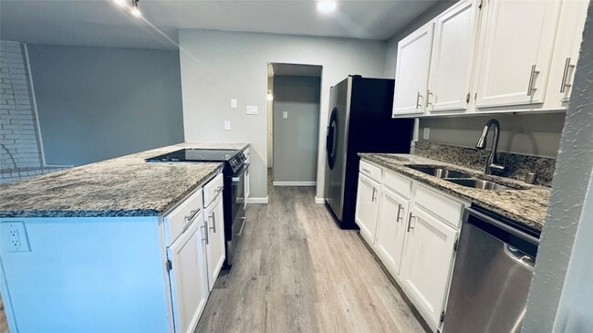 Foto del edificio - 5208 Norris Dr