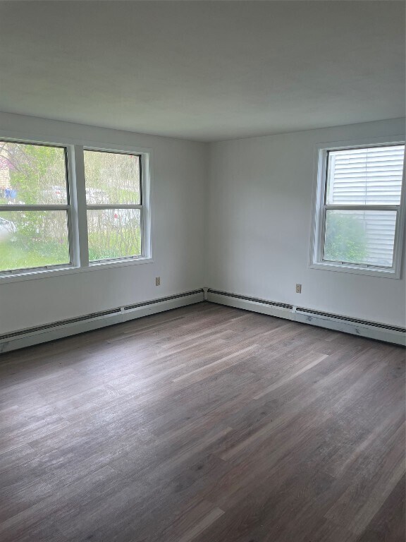 Building Photo - 834 Squires Ave