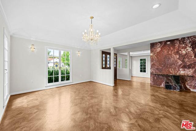 Building Photo - 224 S Palm Dr