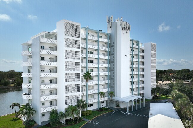 Building Photo - Brightwaters Tower of Snell Isle
