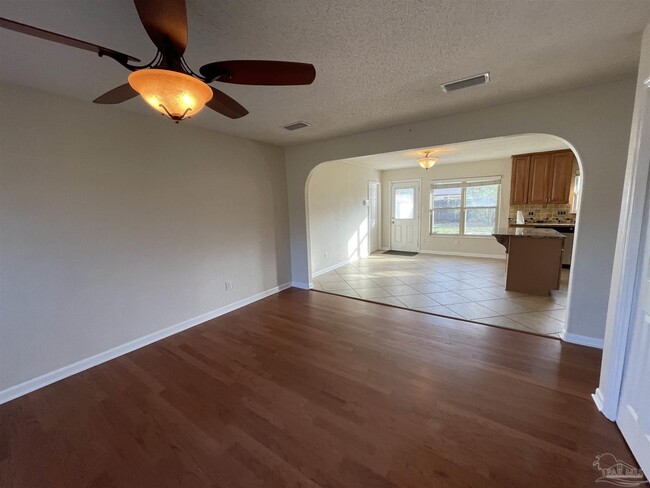Building Photo - 8137 Imperial Dr