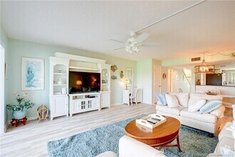 Building Photo - 5532 NE Gulfstream Way