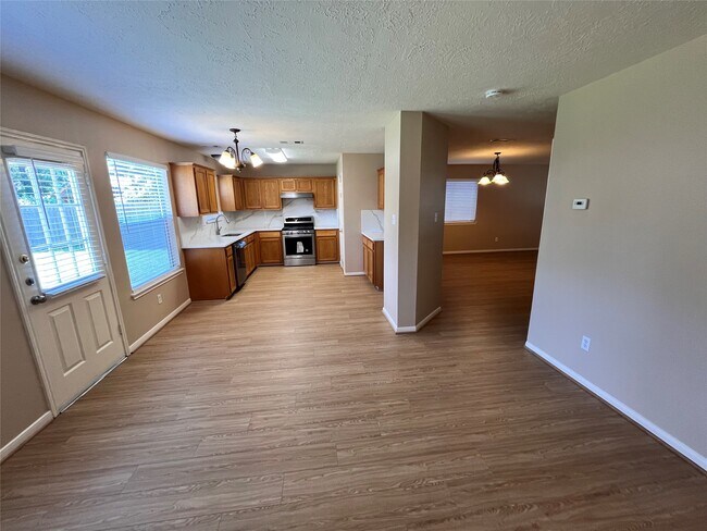 Foto del edificio - 16118 Cypress Valley Dr