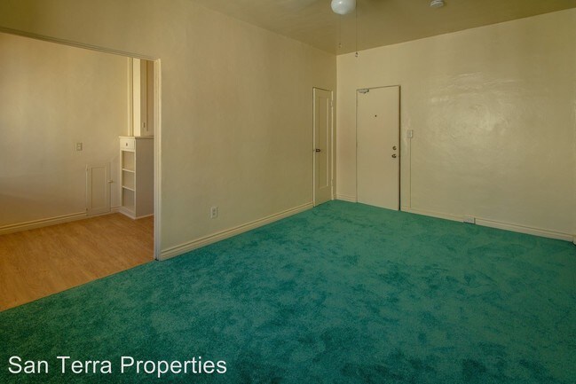 Building Photo - 914 17th St