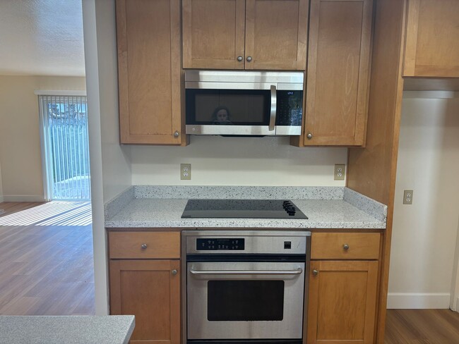 Building Photo - San Jose-nicely updated 4 bedroom  2 bathr...