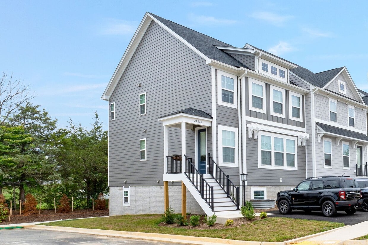 Photo - 2230 Leeham Street