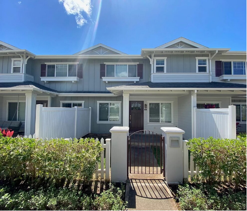 Foto principal - Spinnaker Townhouse $3250.00! 2 Story 3bd ...