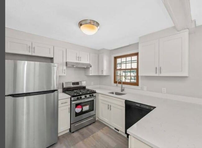 Building Photo - 92 Prescott Dr