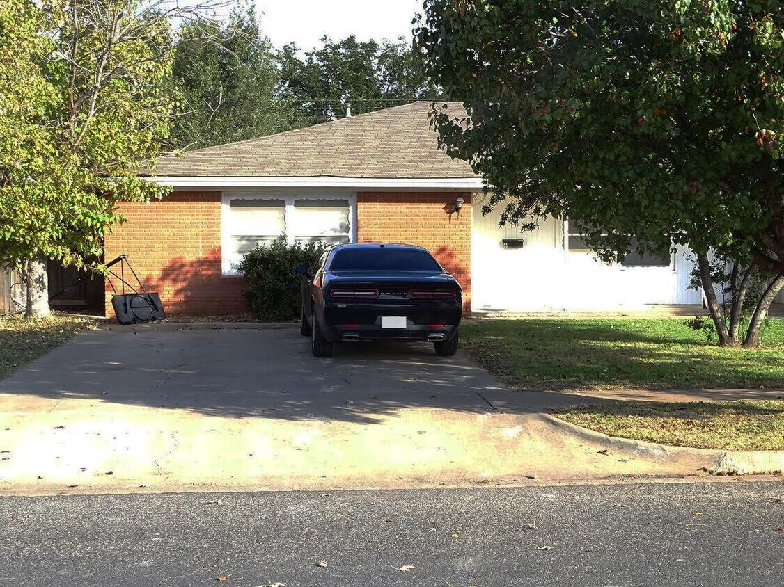 Primary Photo - 2012 54th St