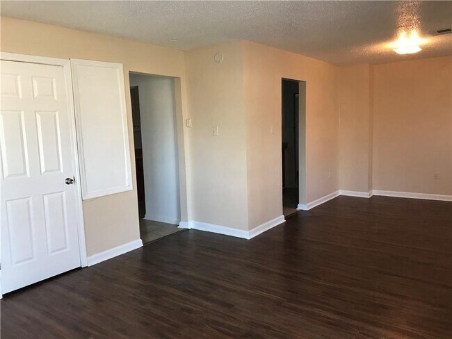 Foto del edificio - 10122 Airwood St