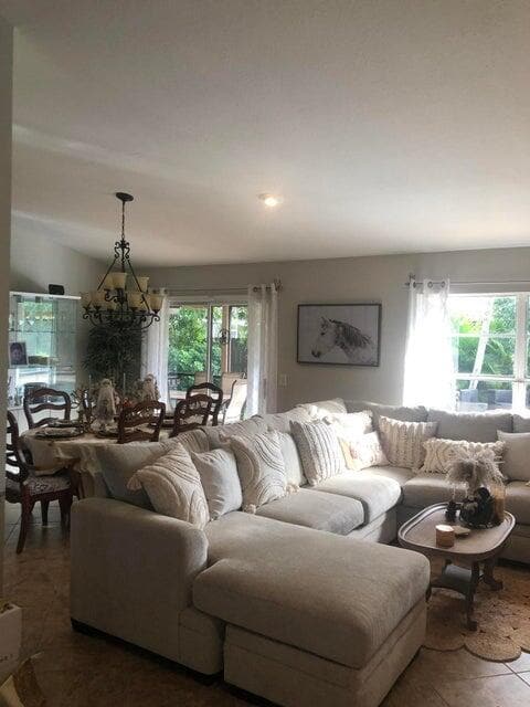 Foto del edificio - 590 Juniper Pl