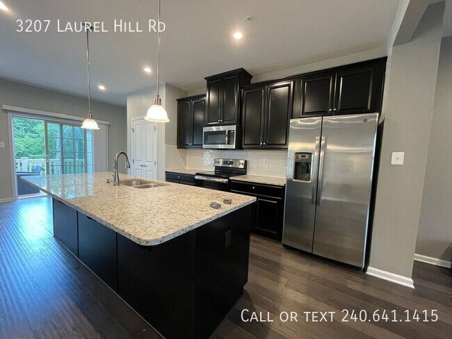 Building Photo - 3207 Laurel Hl Rd