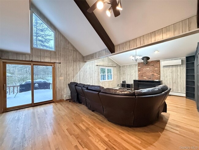 Building Photo - 15 Norfolk Ct