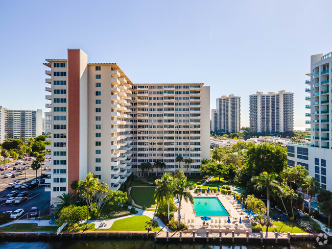 Foto del edificio - Coral Ridge Towers