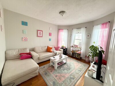 Building Photo - 17 Sachem St