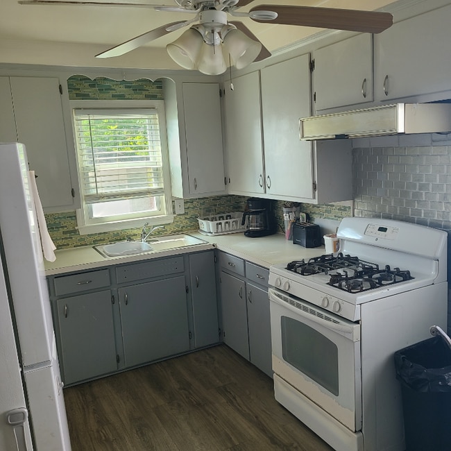 Building Photo - 27139 Penn St