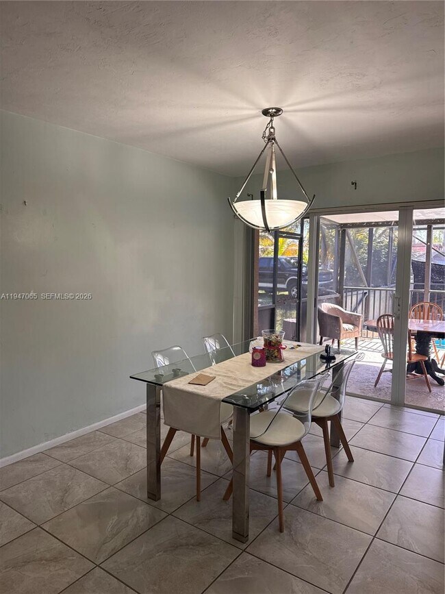 Foto del edificio - 10800 SW 160th St