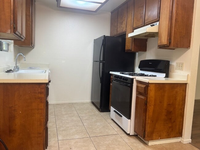 Building Photo - R-5310H