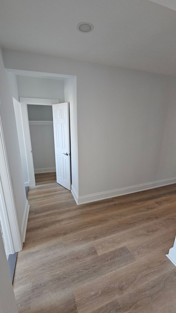 Foto del edificio - Beautifully updated 1 bedroom close to BU available NOW!