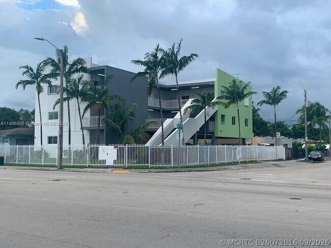 Foto del edificio - 2210 NW 34th St