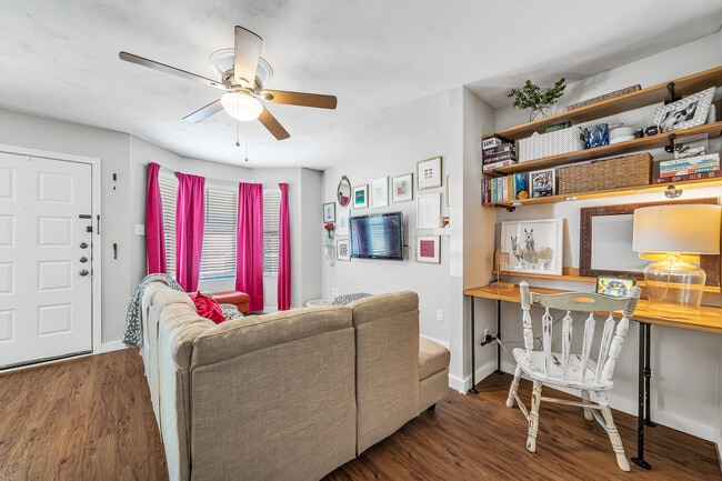 Building Photo - 4441 Old College Rd