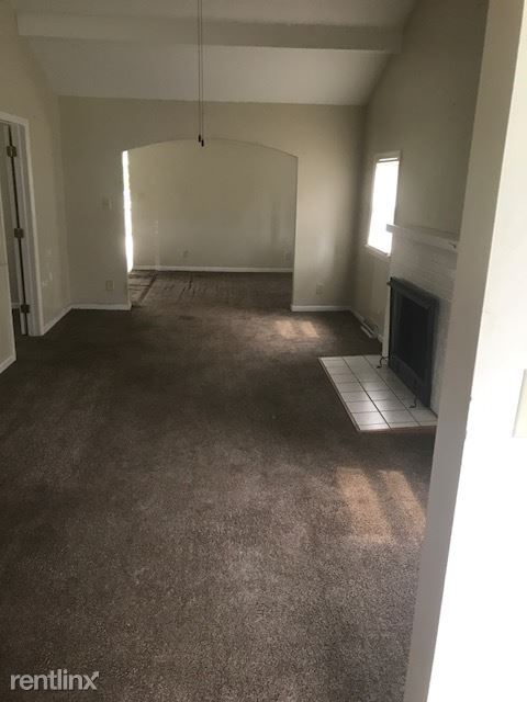 Building Photo - 2 br, 1 bath House - 246 Wood St