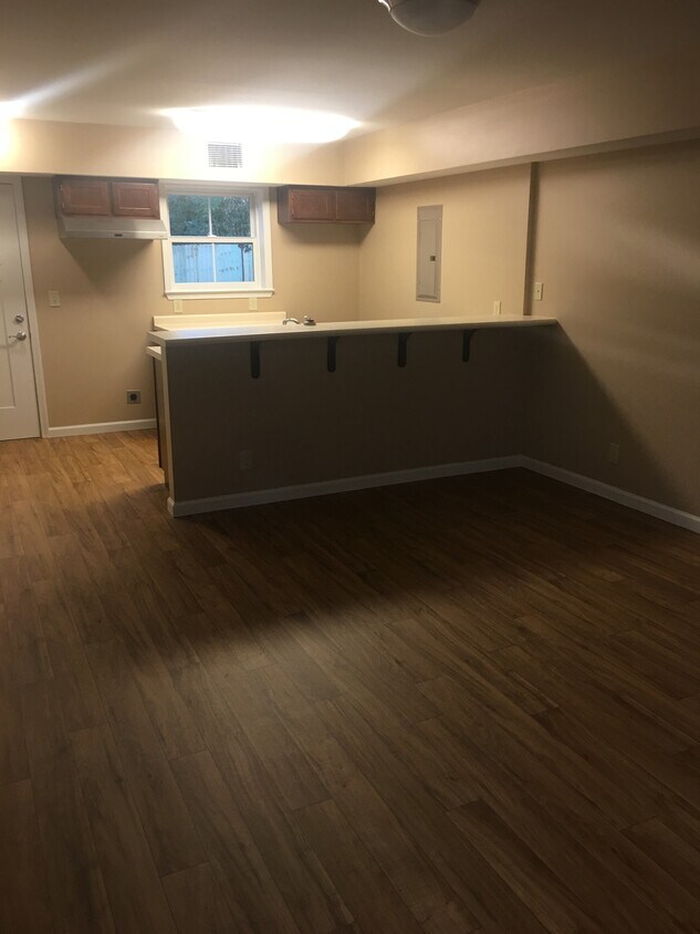 Building Photo - 370 Glen Arvin Ave