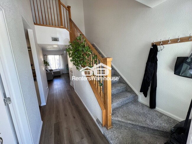 Building Photo - 5895 Biscay St