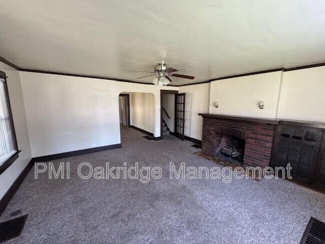 Building Photo - 524 Martin St