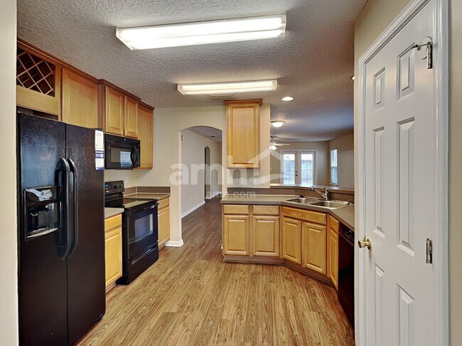 Building Photo - 3623 Silver Bluff Blvd