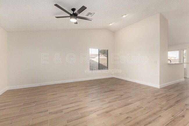 Foto del edificio - 2537 N 87th Dr