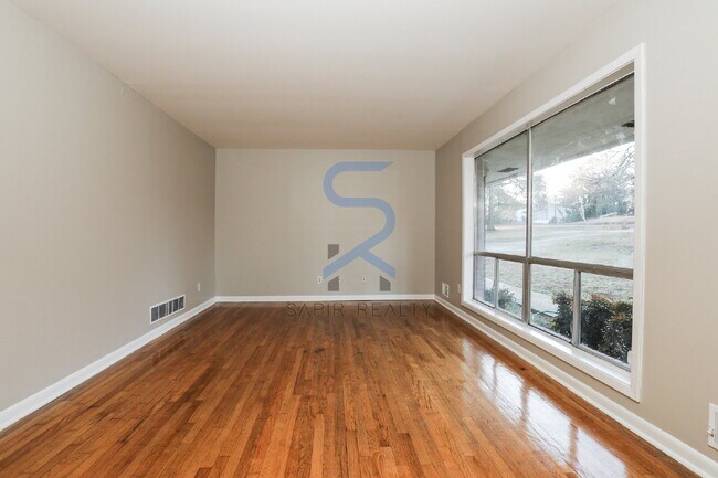 Foto del edificio - Feel-Good Living – Beautiful 3BR/2.5BA in a Close-Knit Palmetto Neighborhood