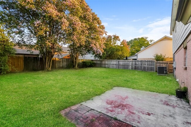 Foto del edificio - 14815 Oak Pines Dr