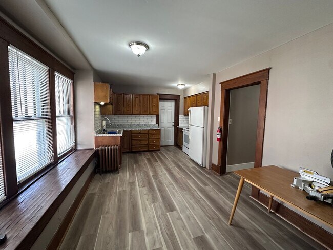 Foto del edificio - 109 E Stewart Rd