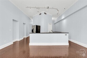 Building Photo - 321 W Broughton St