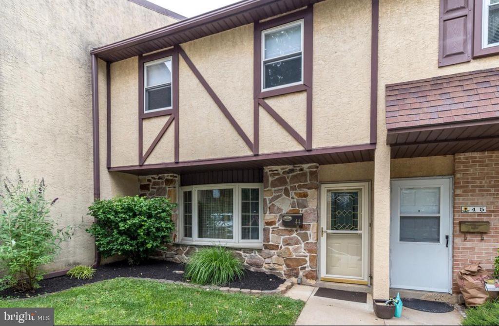 Foto principal - 44 Knock N Knoll Cir