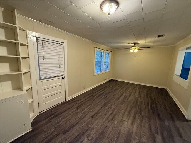 Building Photo - 1765 Navco Rd