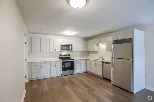 Unit 18B kitchen - Canton Estates at Bailey