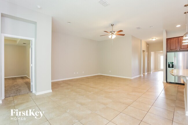 Foto del edificio - 65043 River Glen Pkwy
