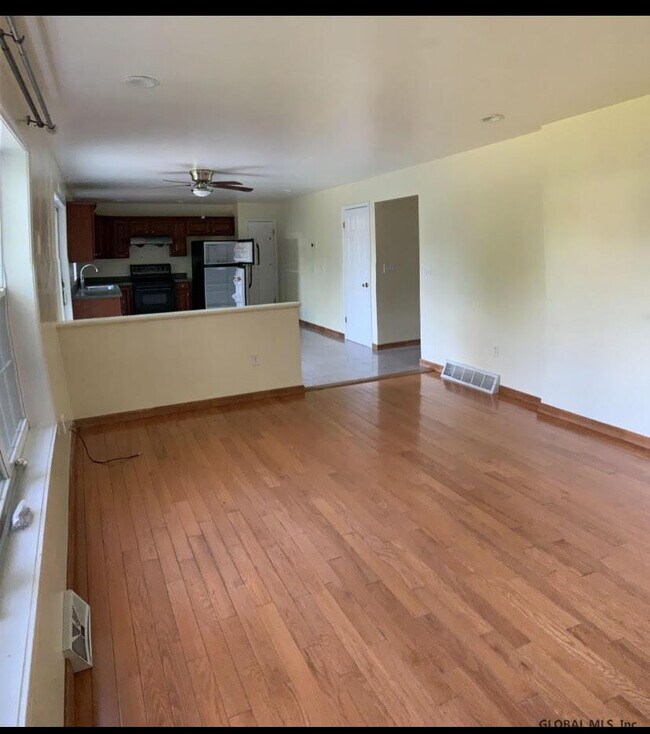 Building Photo - 7 Weigand Ln