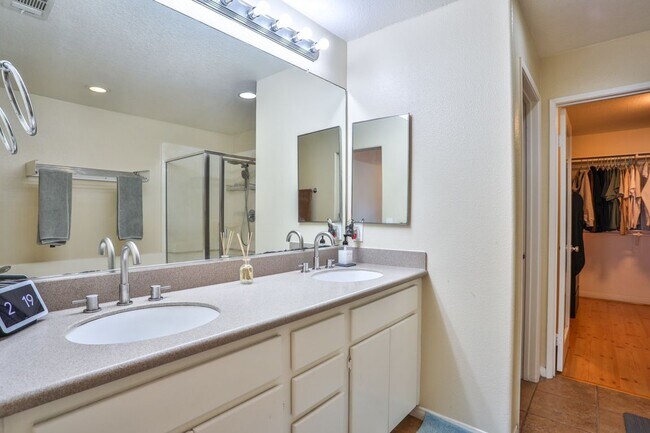 Foto del edificio - 17828 Woodbine Ct