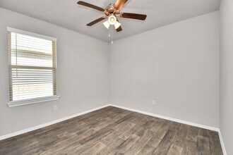 Building Photo - 9826 Laurel Lake Dr