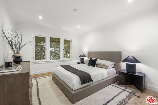 Foto principal - 1064 S Alfred St