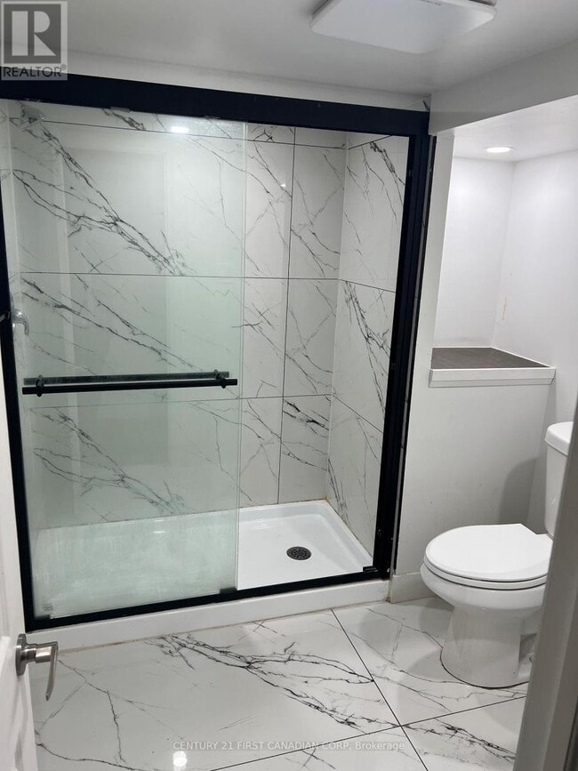 Photo du bâtiment - 1449 Oxford St E