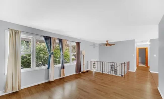 Building Photo - 1810 W 93rd Pl