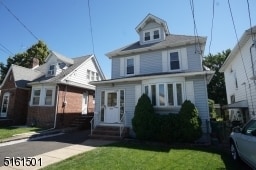 Building Photo - 834 Summit St