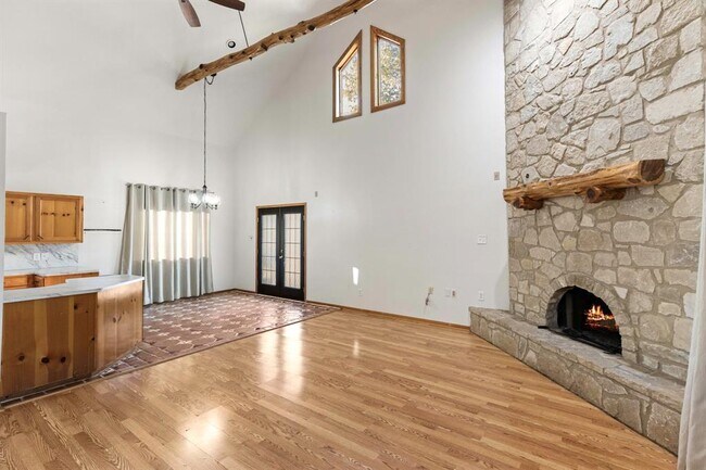 Foto del edificio - 4930 State Park Rd