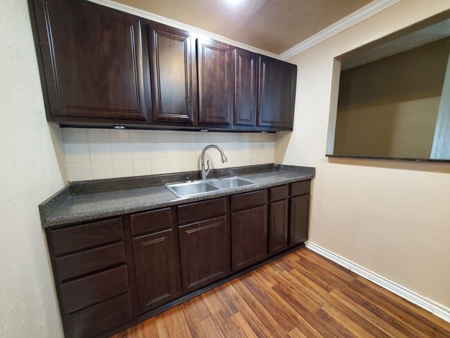 Building Photo - 2071 Leight St, Beaumont TX 77703