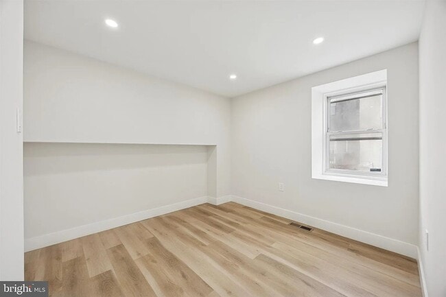 Foto del edificio - 4522 Baker St